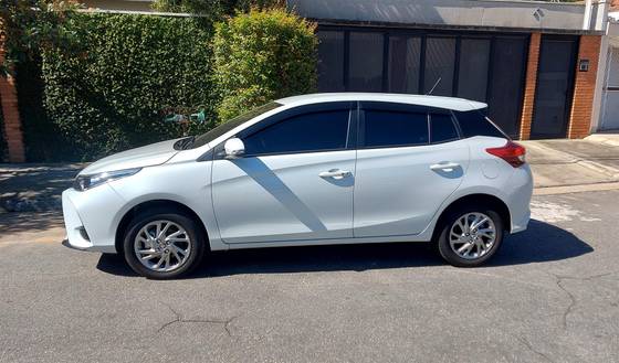 TOYOTA YARIS 1.5 16V FLEX XS MULTIDRIVE TOYOTA YARIS 1.5 16V FLEX XS MULTIDRIVE